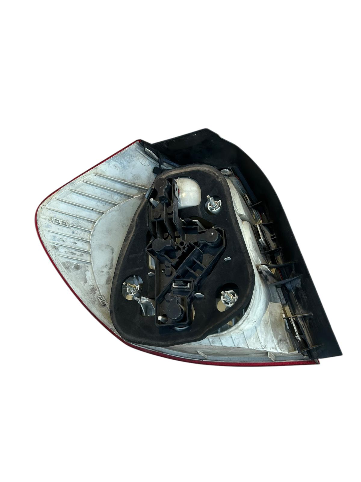 Fanale stop posteriore destro bmw serie 1 e 87 2004/2007 3018380000
