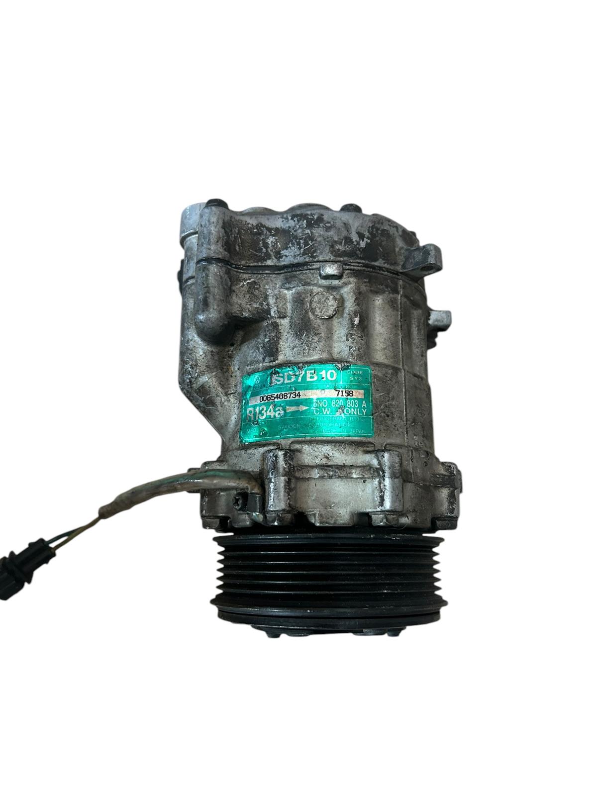 Compressore clima volkswagen polo III serie 1994/2002 ;6N0820803A