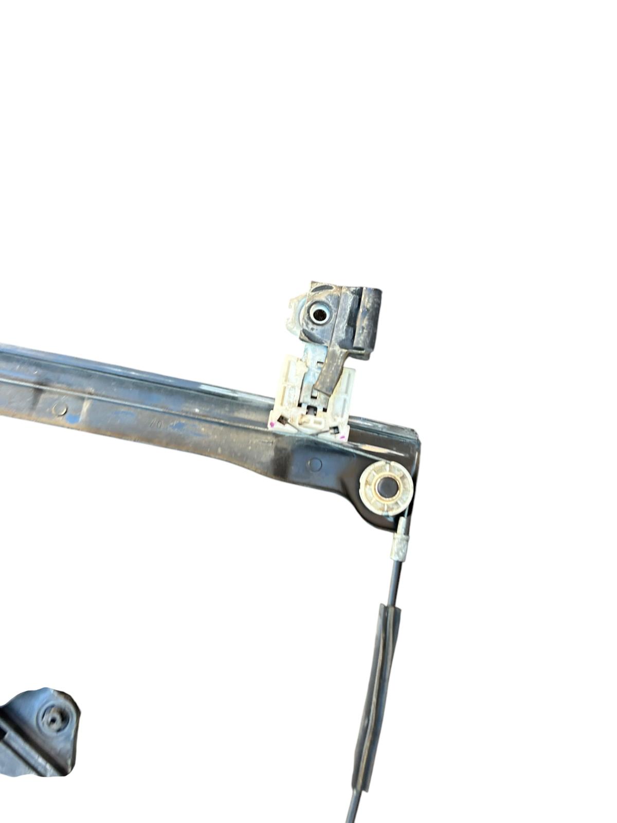 Alza cristallo anteriore sinistro alfa romeo 159 2005/2011 71740175