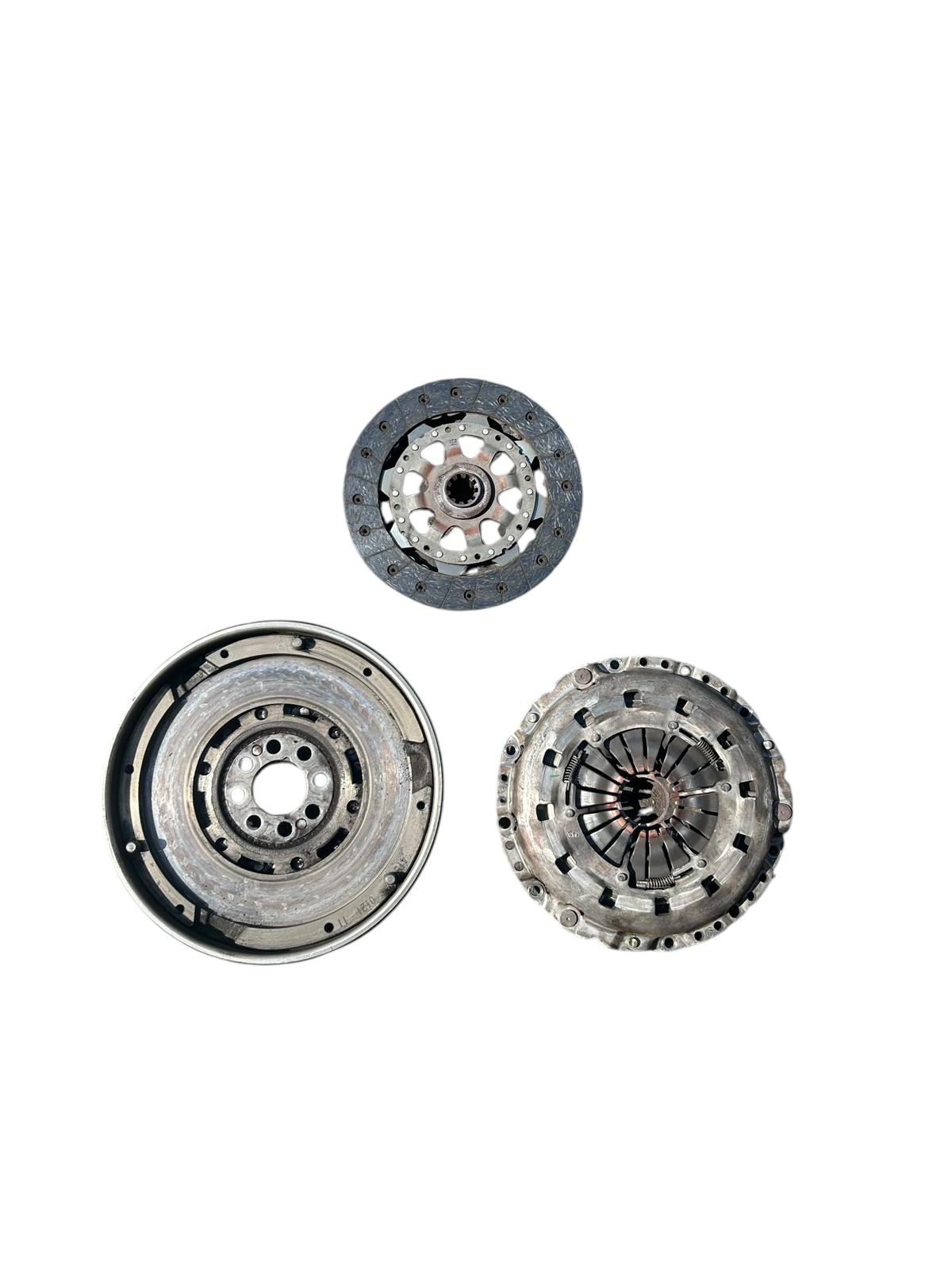 Kit frizione bmw serie 3 e 46 320d 136 cv 1998/2001 415012111