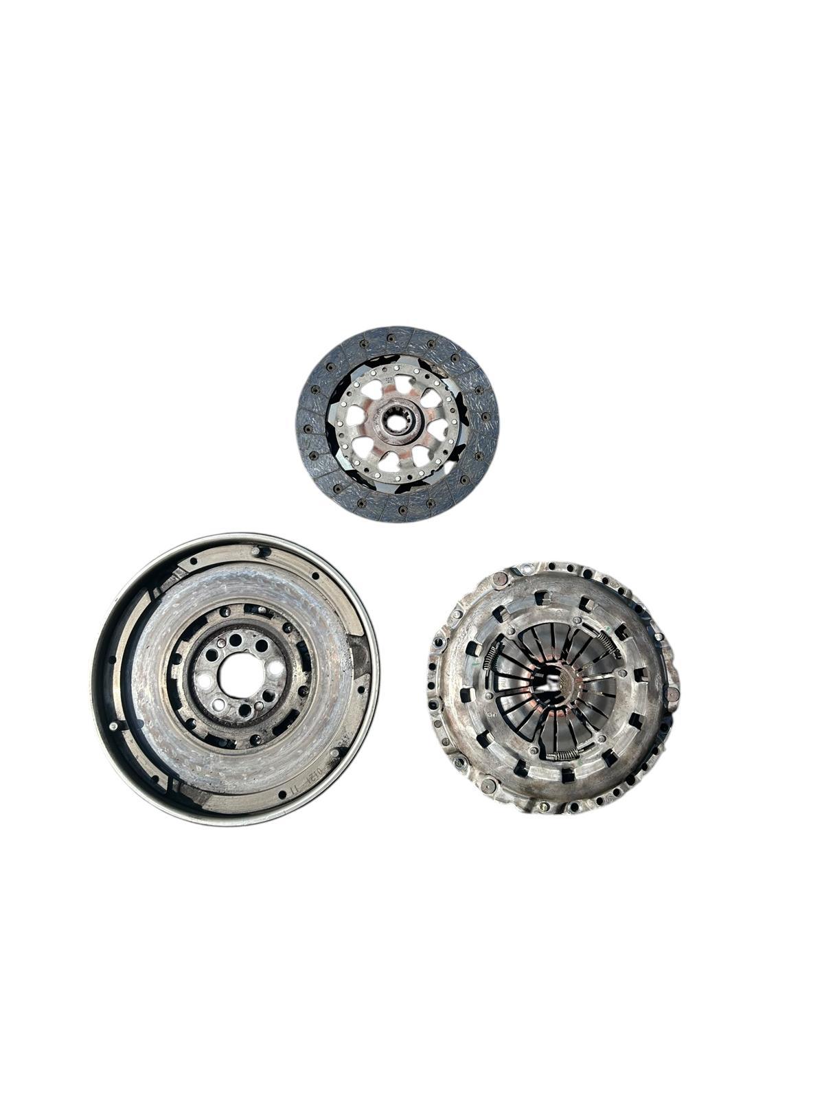 Kit frizione bmw serie 3 e 46 320d 136 cv 1998/2001 415012111