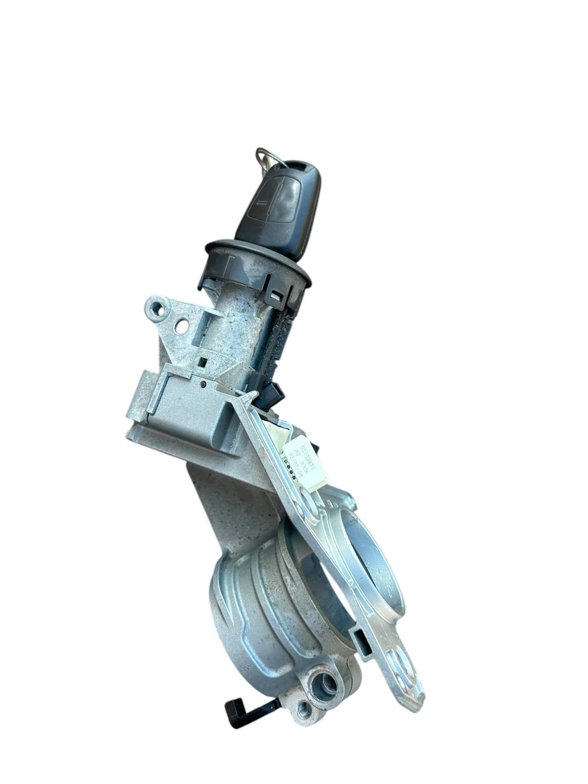 Blocchetto di accensione opel zafira b 2005/2014 N0501881