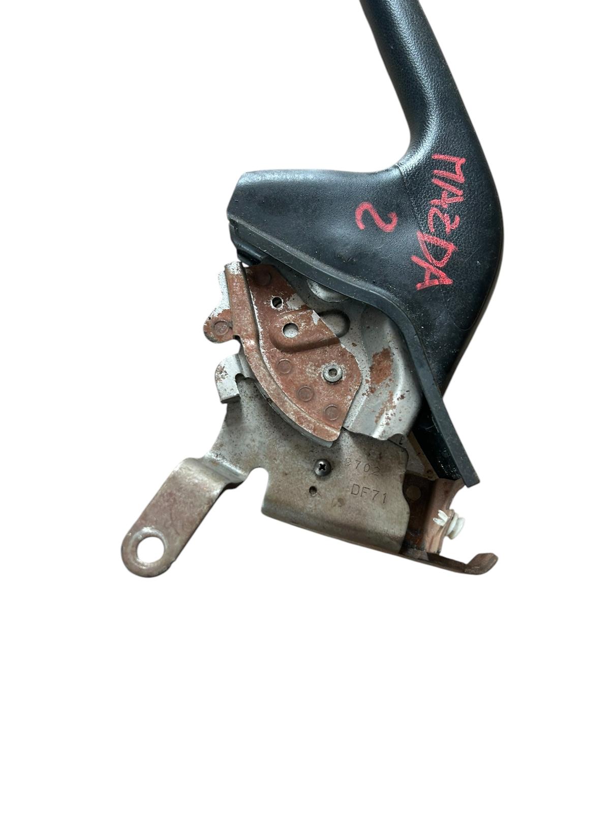 Leva del freno a mano mazda 2 2007/2014&nbsp;DR6144010