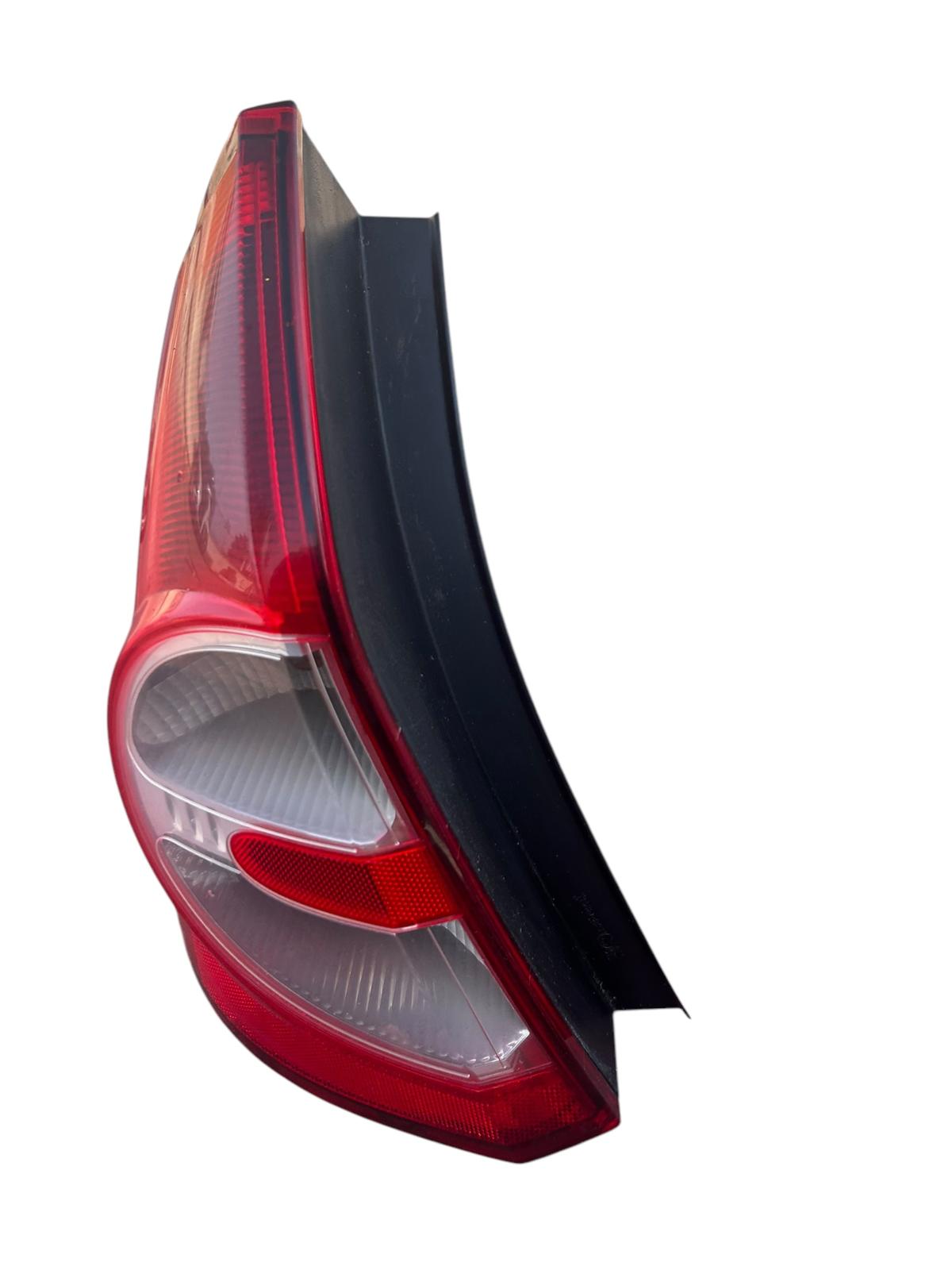 Fanale posteriore sinistro dacia sandero I serie 2008/2012 8200734825