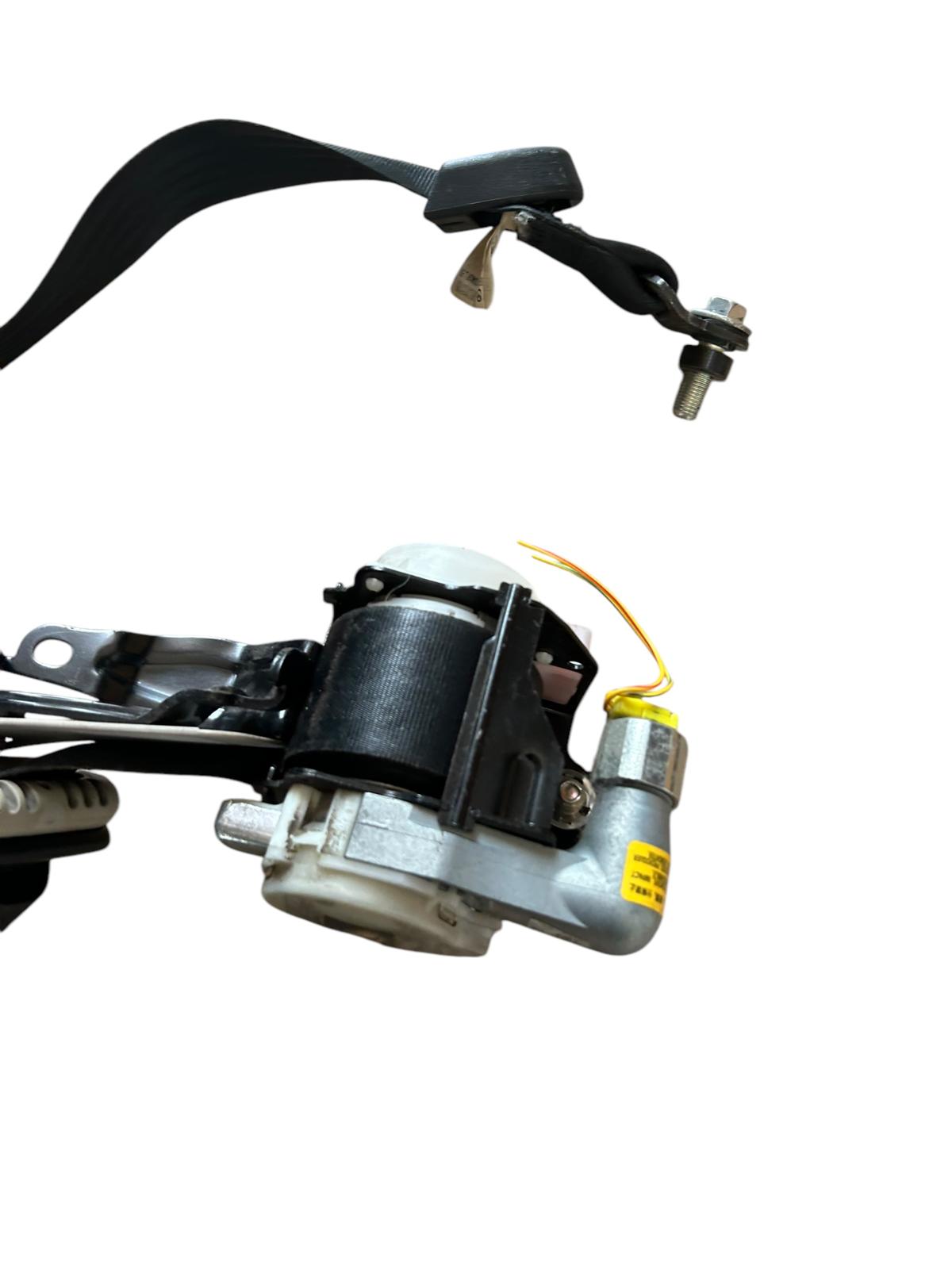 Cintura di sicurezza anteriore sinistra mazda 2 1300 benzina 2007/2014 T89383T